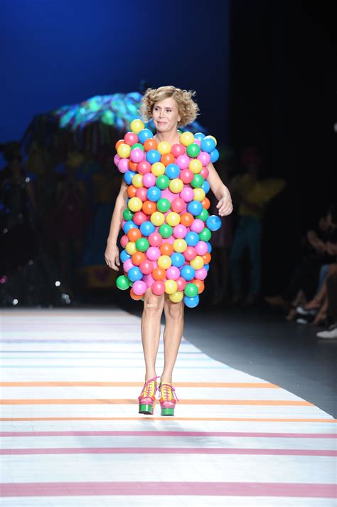 agatha ruiz de la prada pasarela